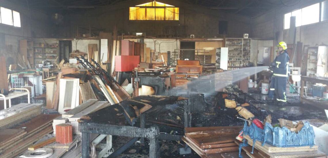 ΑΡΑΔΙΠΠΟΥ: Φωτιά σε ξυλουργείο – Άμεση η επέμβαση της Πυροσβεστικής - ΦΩΤΟΓΡΑΦΙΕΣ